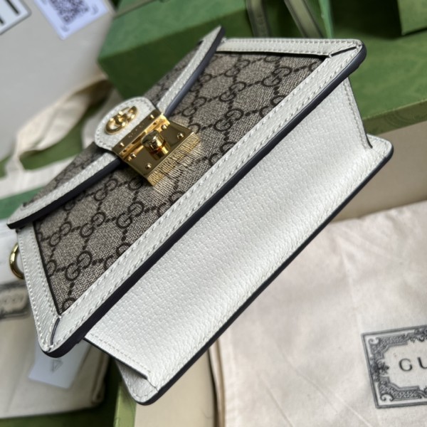 Handbag   Gucci  696180  size  17.5x13x6 cm