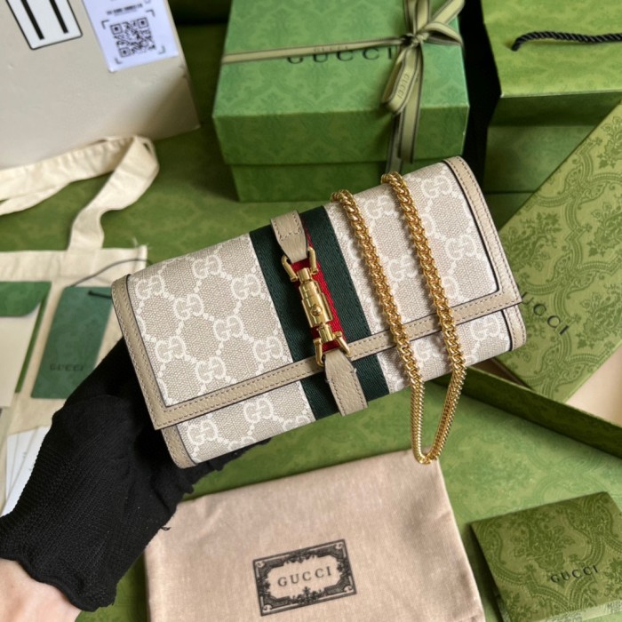  Handbag   Gucci  652681  size  19*10*3.5 cm