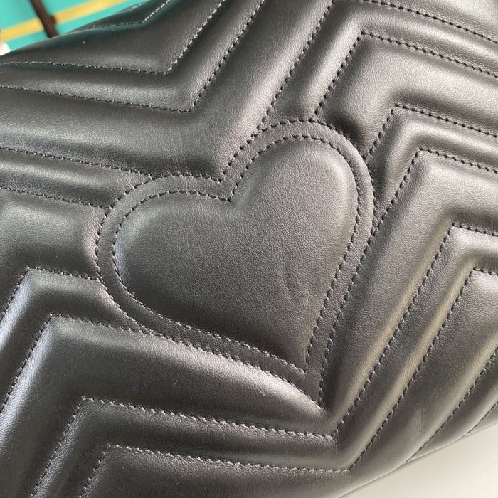  Handbag   Gucci  498110  size  27*19*10.5  cm