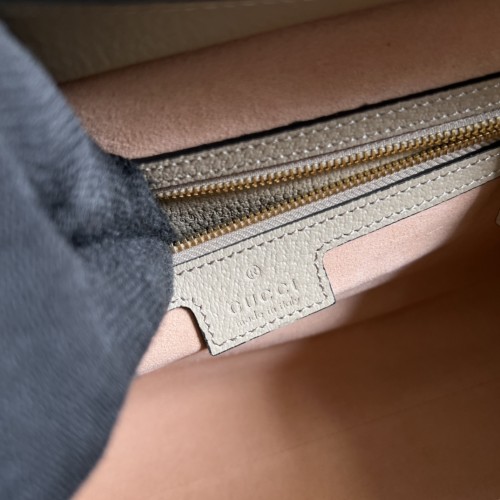  Handbag   Gucci  693724  size  25.5x 19x 10  cm