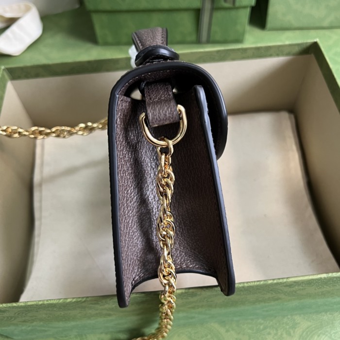  Handbag   Gucci  696180  size 17.5x13x6 cm