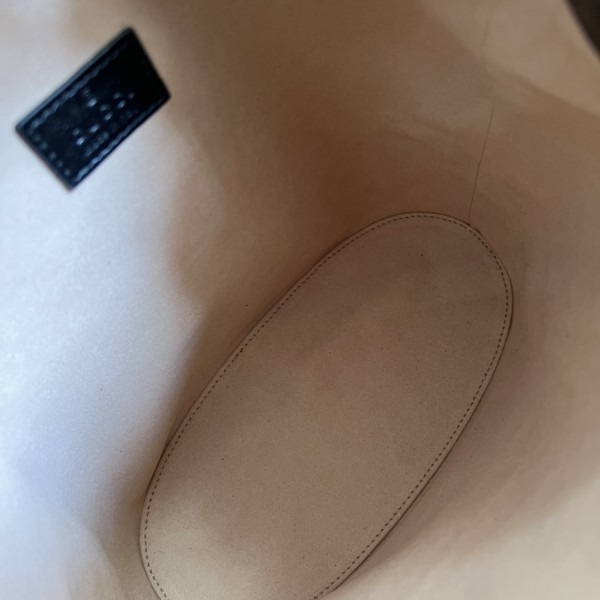 Handbag   Gucci  724652  size 23.5x 38x 10.5  cm