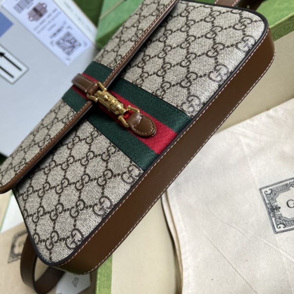 Handbag   Gucci  699930  size  23*16*3  cm