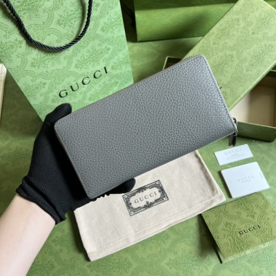  Handbag   Gucci  456117  size  19*10.5*2 cm