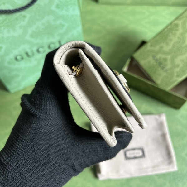 Handbag   Gucci  621887  size  11x8.5x3 cm