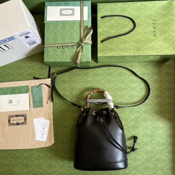 Handbag   Gucci  724652  size 23.5x 38x 10.5  cm