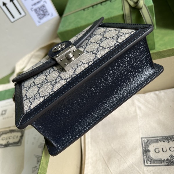  Handbag   Gucci  696180  size  17.5x13x6 cm