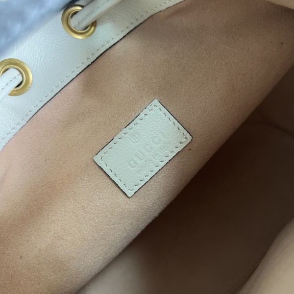  Handbag  Gucci  724667  size  19*30.5*6  cm