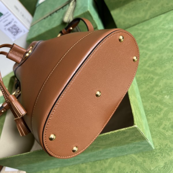  Handbag   Gucci   724667 size 19*30.5*6  cm