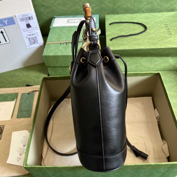 Handbag   Gucci  724652  size 23.5x 38x 10.5  cm