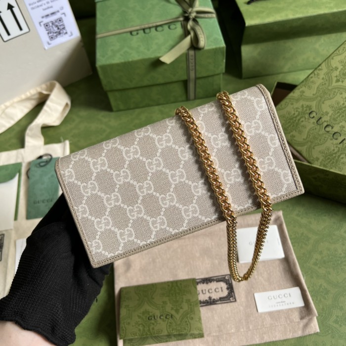  Handbag   Gucci  621892  size  19*10* 4 cm