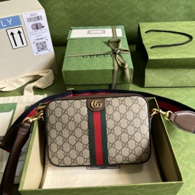  Handbag   Gucci  699439  size  23.5x 16x 4.5  cm