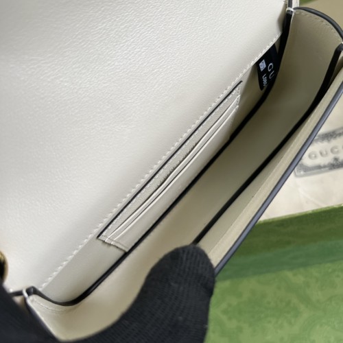  Handbag   Gucci  698630  size  22*13*5 cm