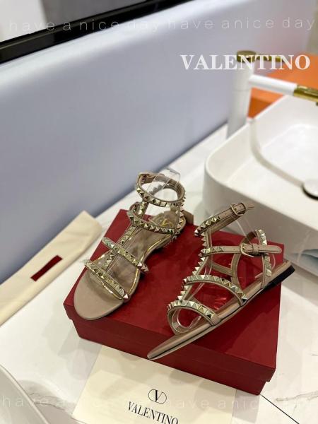 Valentino Garavani Rockstud Open Toe Sandals Women's