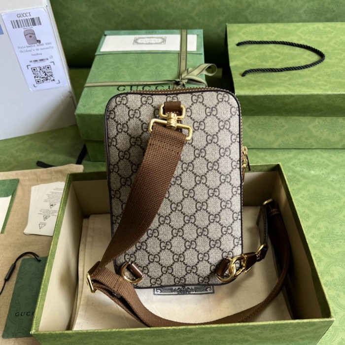  Handbag   Gucci  696016  size 24*16*5 cm