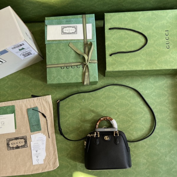  Handbag  Gucci  715775  size 20*16*8.5  cm