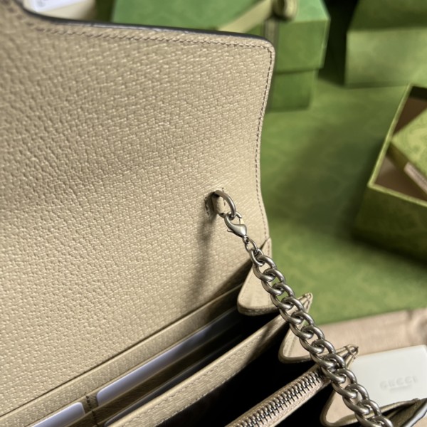  Handbag   Gucci  401231  size  20x 13x 6  cm