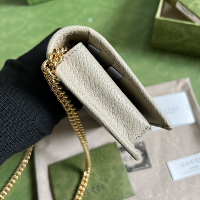  Handbag   Gucci  621892  size  19*10* 4 cm