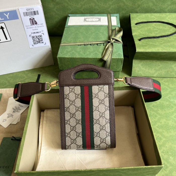  Handbag   Gucci  699770  size  14*22.5*4.5  cm