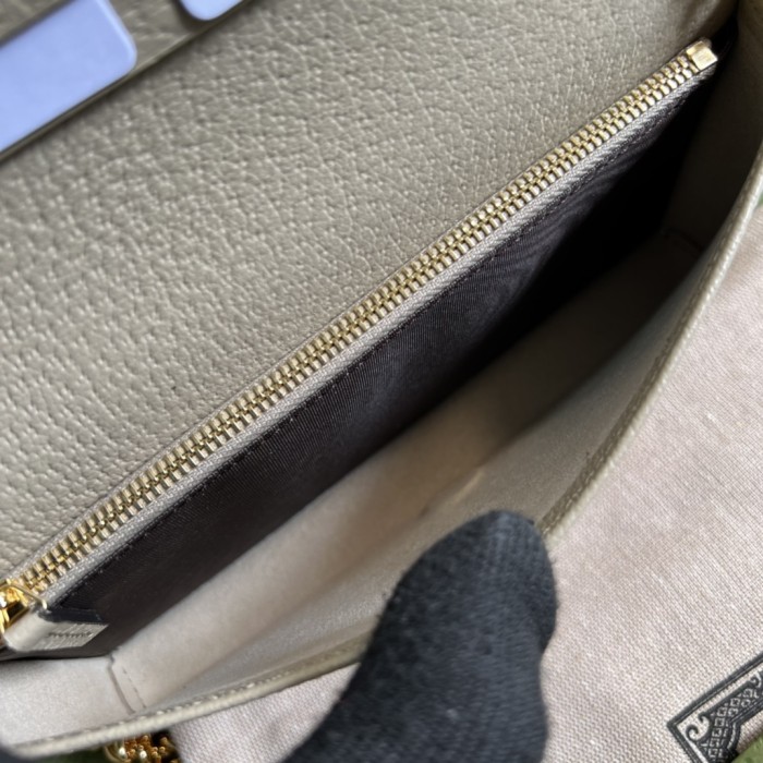  Handbag   Gucci  621892  size  19*10* 4 cm