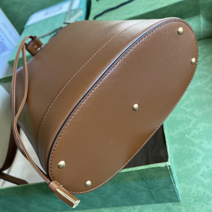  Handbag   Gucci  724652  size 23.5x 38x 10.5  cm