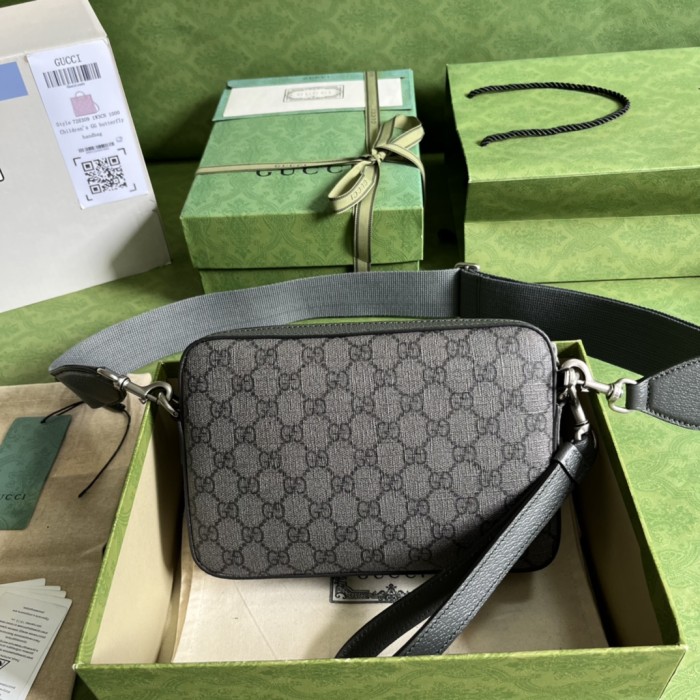  Handbag   Gucci  699439  size  23.5*6*4.5  cm