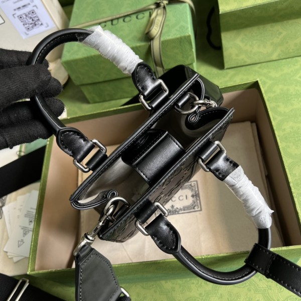  Handbag   Gucci  696010  size  16*20*7  cm