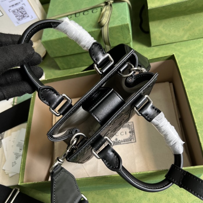  Handbag   Gucci  696010  size  16*20*7  cm