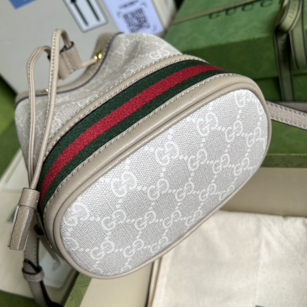  Handbag   Gucci  550620  size  15*18*9.5 cm