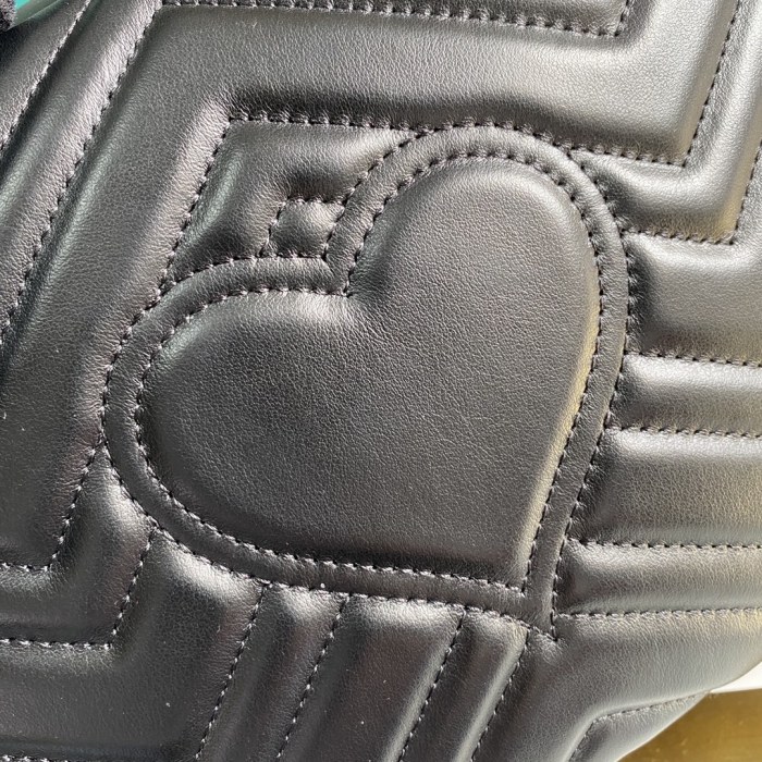  Handbag  Gucci  498100 size  25*19*8  cm