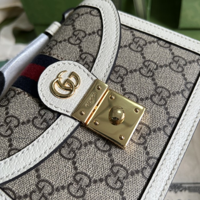 Handbag   Gucci  696180  size  17.5x13x6 cm