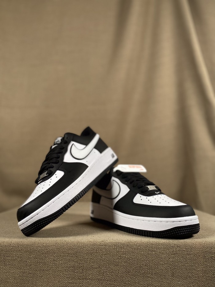 Nike Air Force 1 '07 Low White Swoosh Panda