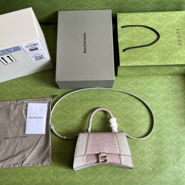  Handbag  Gucci 593546 size  23*15*10 cm