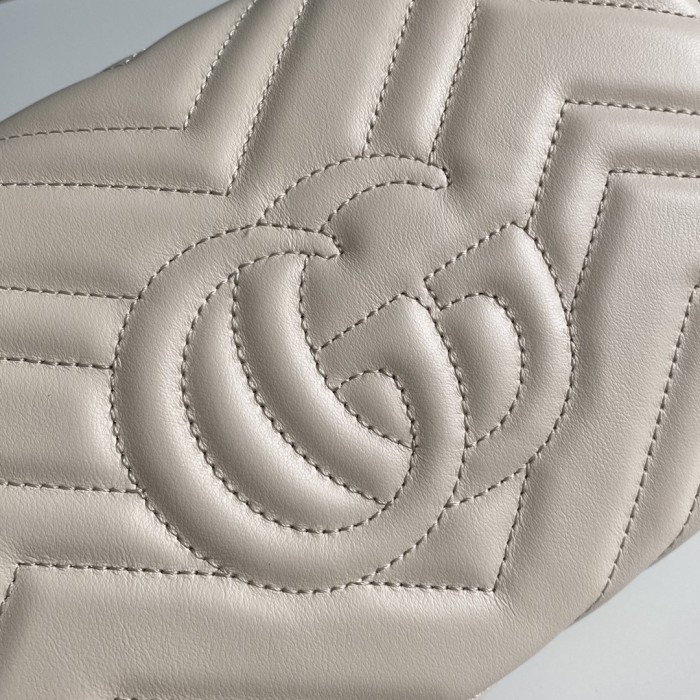  Handbag  Gucci  474575 size  20*13*6  cm