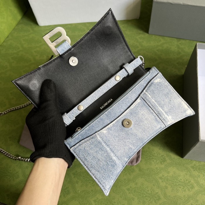  Handbag  Gucci 656050 size  19*12*5 cm