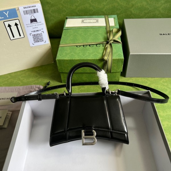  Handbag  Gucci 5928331 size  19*13*8 cm