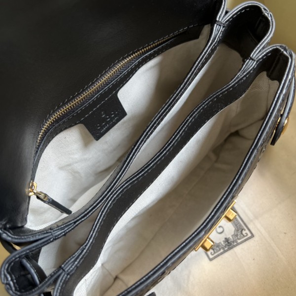  Handbag  Gucci 675791 size  28.5*19.5*10  cm