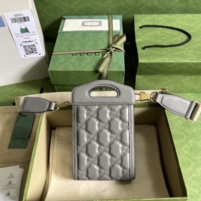  Handbag  Gucci 723776 size  14*23*4.5 cm