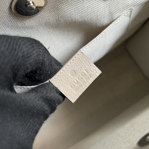  Handbag  Gucci 605614 size  28*26.5*9  cm