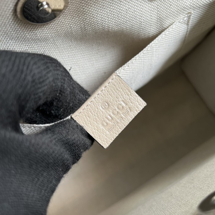  Handbag  Gucci 605614 size  28*26.5*9  cm