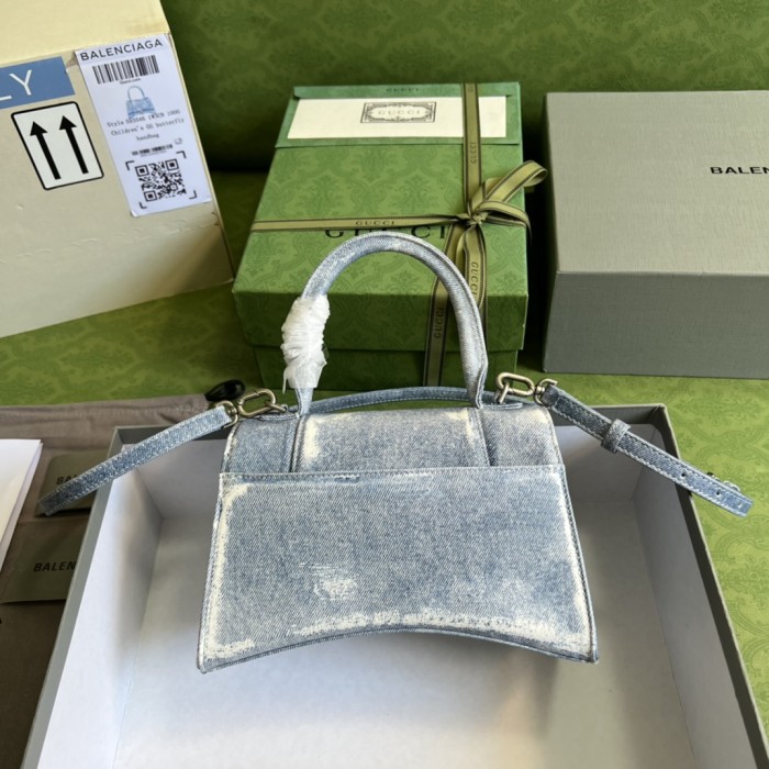  Handbag  Gucci 593546 size  23*15*10 cm