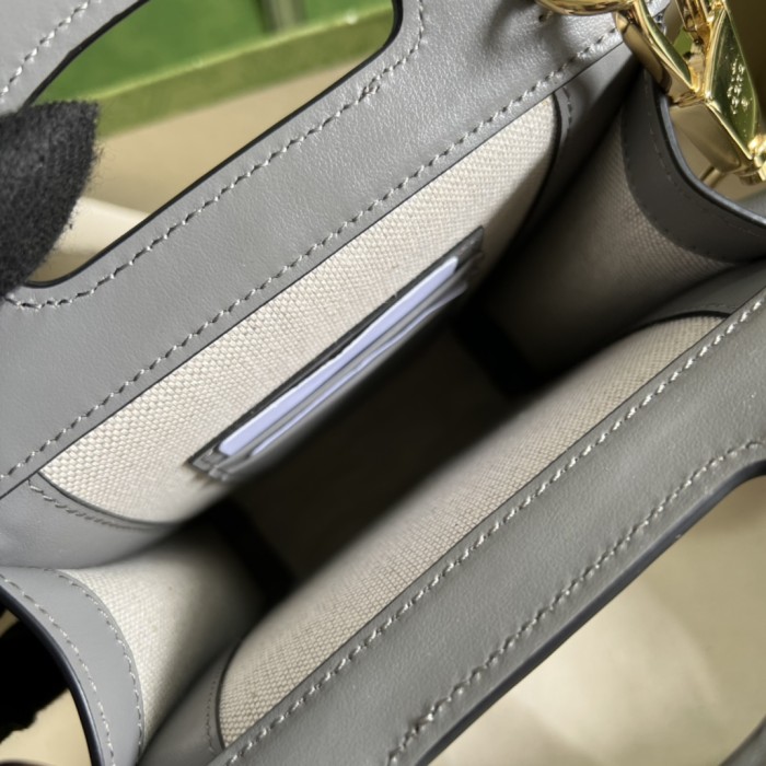  Handbag  Gucci 723776 size  14*23*4.5 cm