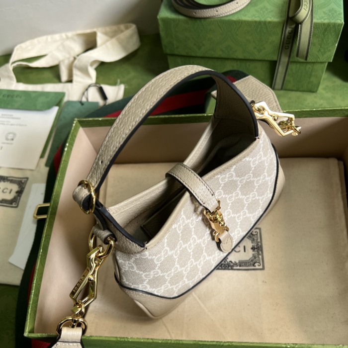  Handbag  Gucci 685127 size 19 x 13x 3 cm