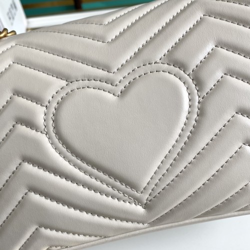  Handbag   Gucci  443497 size  26*15*7  cm