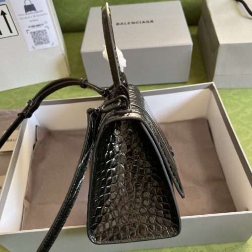  Handbag  Gucci 5935461 size 23*15*10 cm