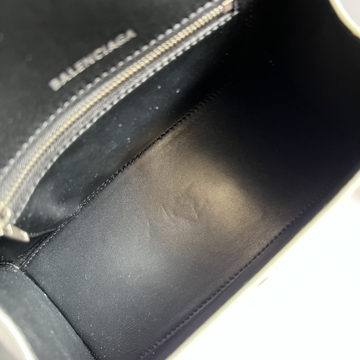  Handbag  Gucci 593546 size 23*15*10 cm