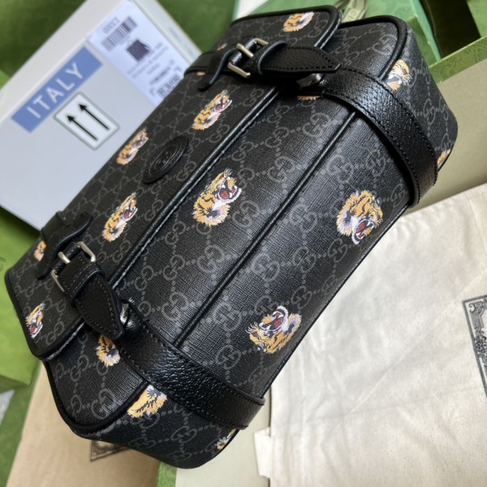  Handbag  Gucci 658542 size  28*24*8.5  cm