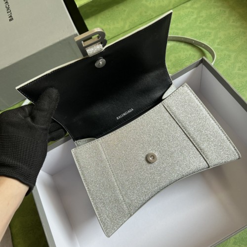  Handbag  Gucci 593546 size 23*15*10 cm