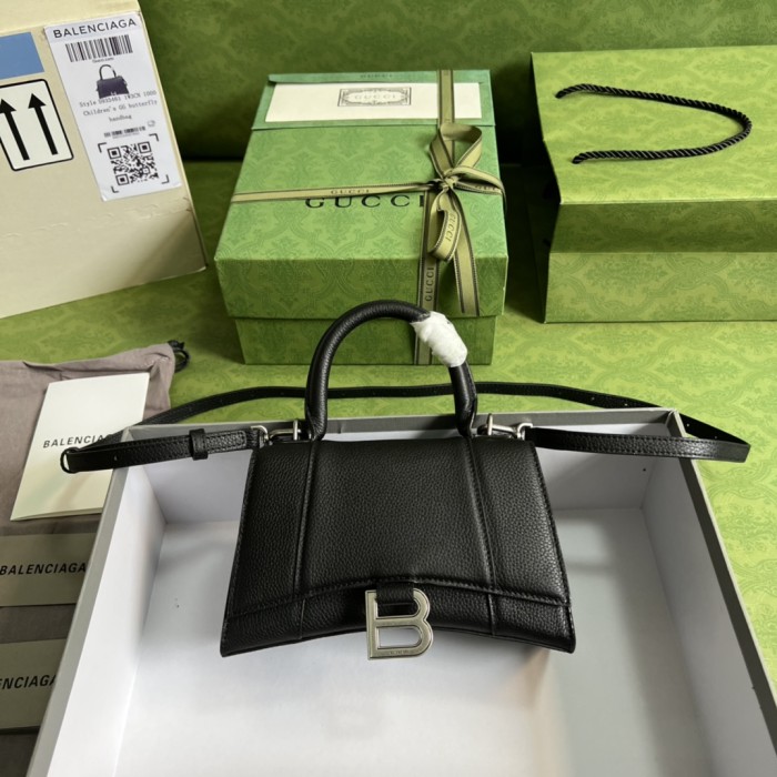  Handbag  Gucci 5928331 size 19*13*8 cm