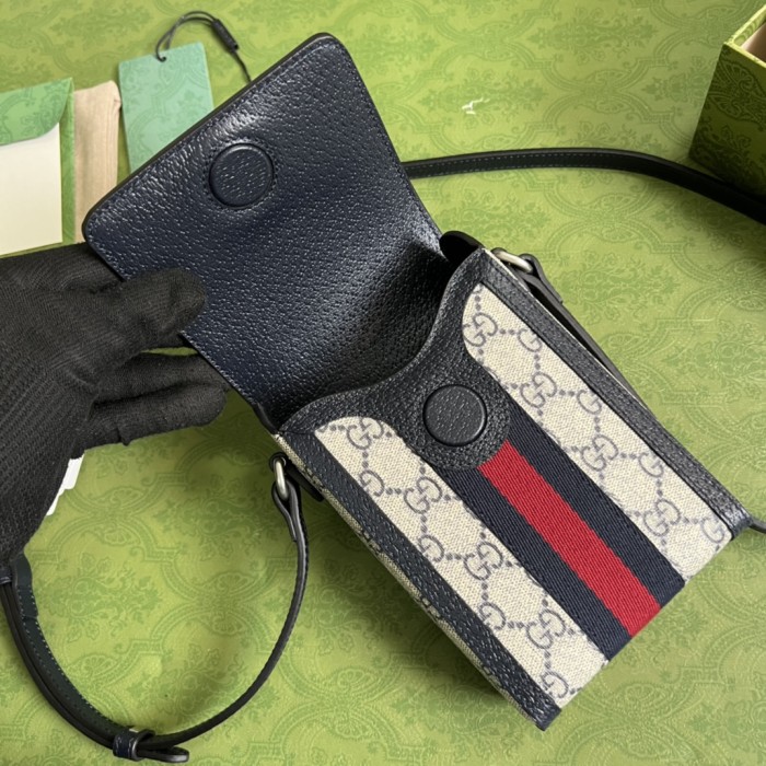  Handbag   Gucci 696056 size 11x 18x 5 cm